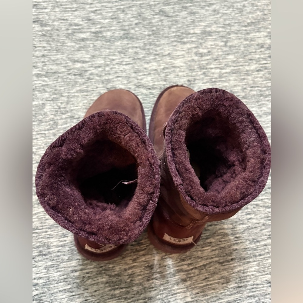UGG Classic Short Boots Ladies 8 - Picture 7 of 8